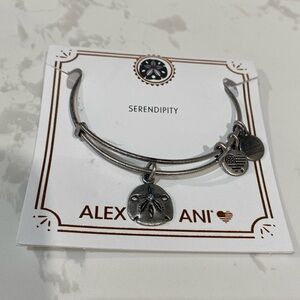 NWT Alex and Ani Serendipity Swarovski Crystal Sand Dollar Charm Bracelet ⭐️🌊✨